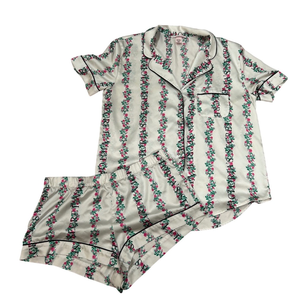 Victoria's Secret Women's Pajama Set Short Sleeve Top Shorts Floral Logo Print M